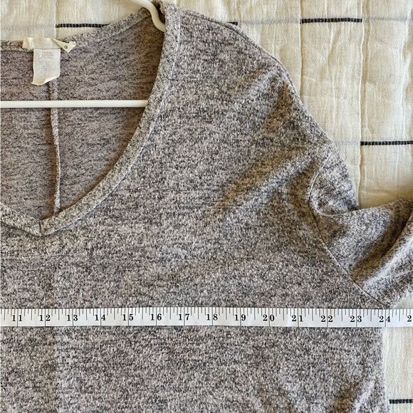 Olivia Rae Gray Soft High Low Long Sleeve Cropped Sweater Top Ruffles Size Large - Picture 7 of 8